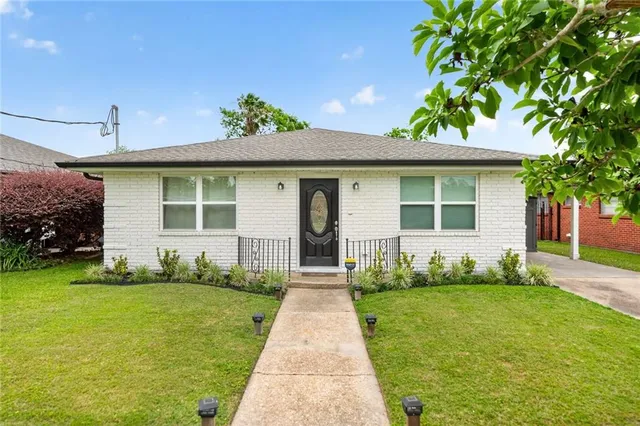 109 Valerie St, New Orleans, LA 70123