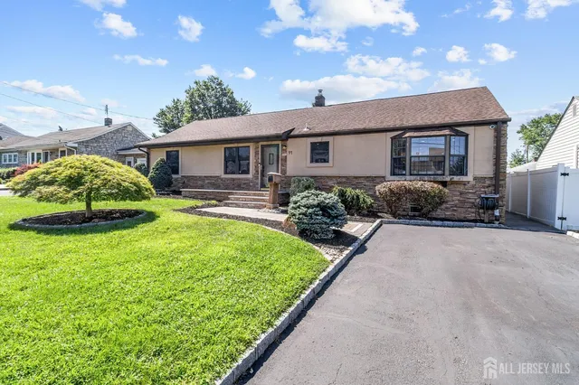 91 S  Hill Rd, Colonia, NJ 07067