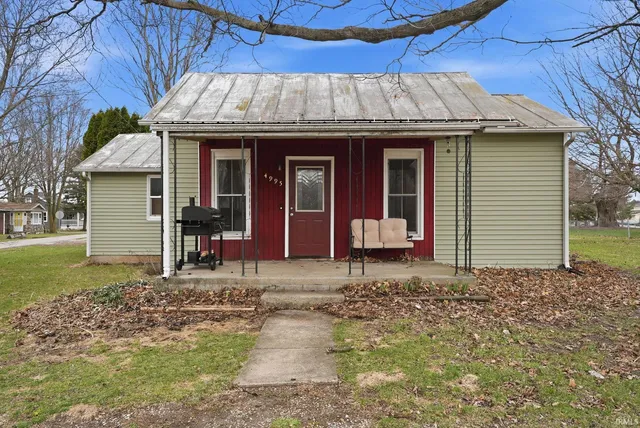 4995 S  West Railroad St, Pleasant Lake, IN 46779