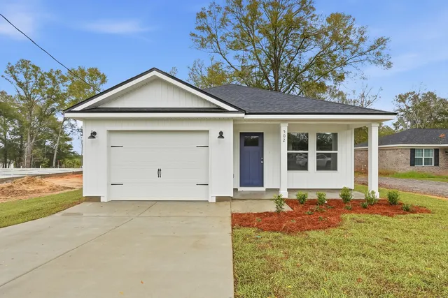 2913 Shoffner Ave, Crestview, FL 32539
