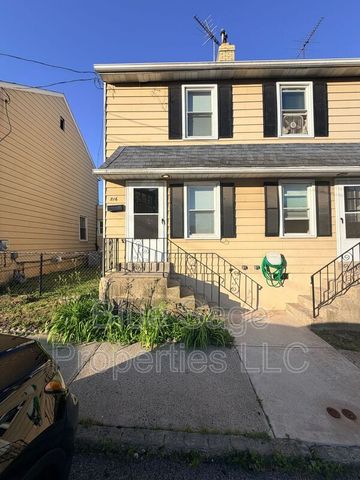 800-818 Main St #816, Marcus Hook, PA 19061