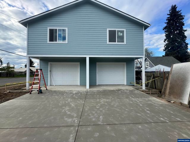 1307 22nd Ave, Sweet Home, OR 97386