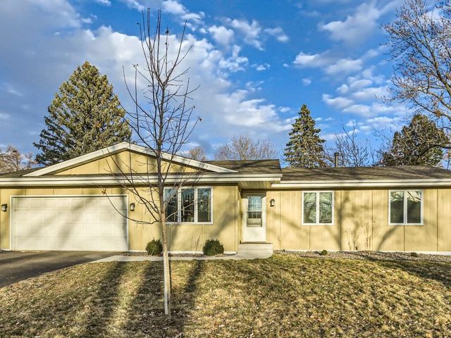3148 Independence Ave N, New Hope, MN 55427