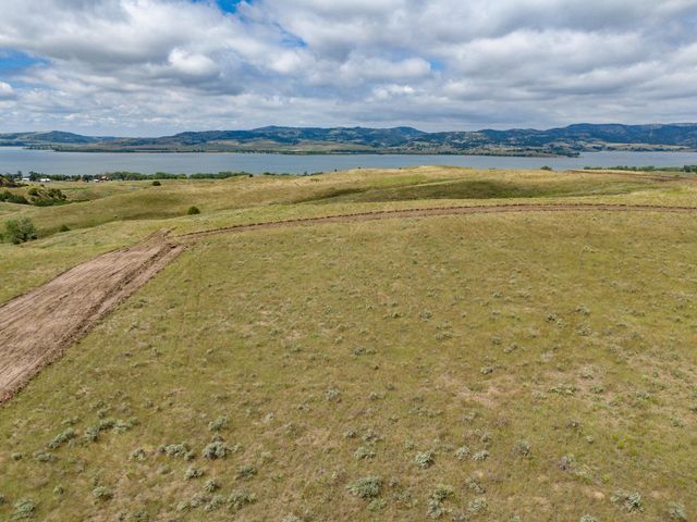 23 High Noon Dr, Hot Springs, SD 57747