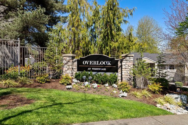 600 SW Kenyon St #V102, Seattle, WA 98106