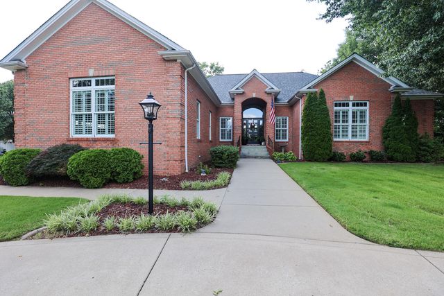265 Ashcreek Rd, Paducah, KY 42001