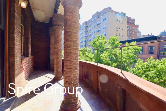 331 W  76th St #4A, New York, NY 10023