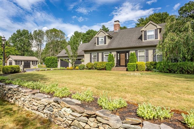 26 Meadowbrook Dr, East Bridgewater, MA 02333