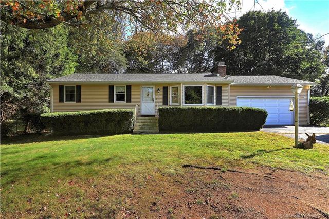 21 Colonial Dr, Prospect, CT 06712