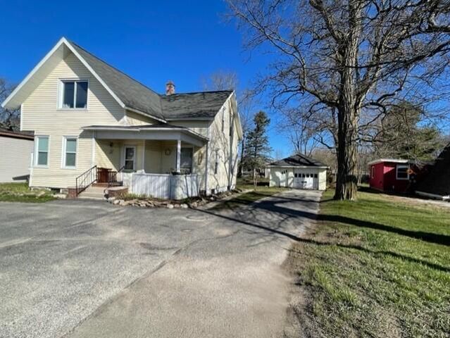 302 W  Parkdale Ave, Manistee, MI 49660