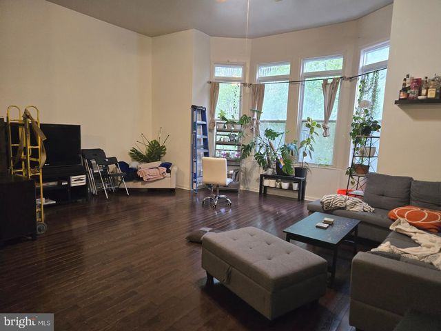 1304 Walnut St #2, Philadelphia, PA 19107