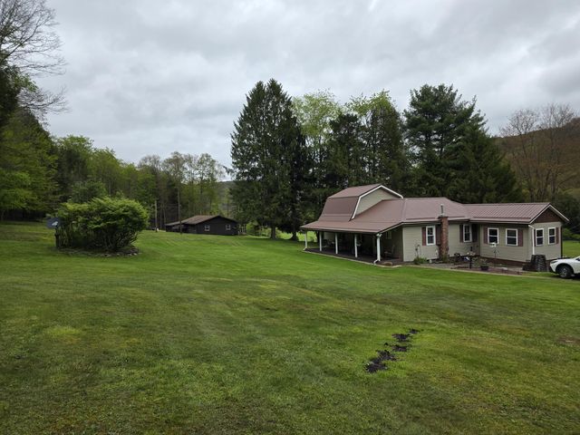 733 W  Creek Rd, Saint Marys, PA 15857