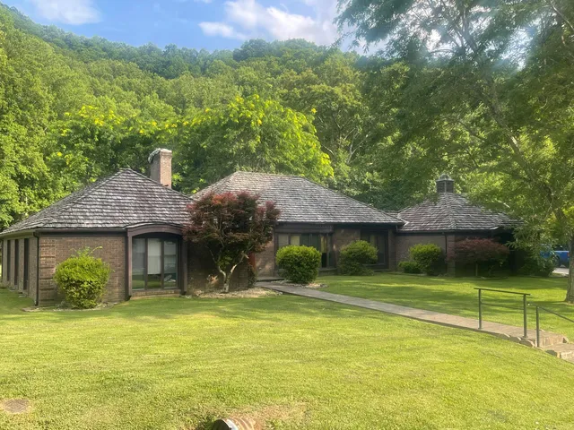 859 Woodland Hls, Harlan, KY 40831