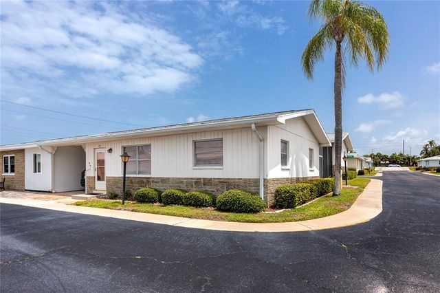 12400 Park Blvd #417, Seminole, FL 33772