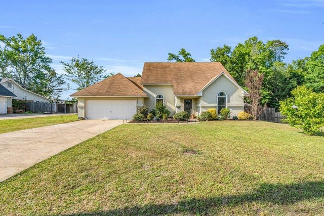 525 Lakeover Dr W, Columbus, MS 39702
