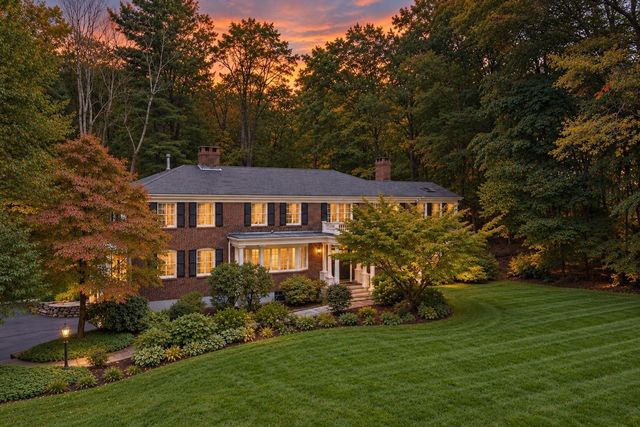 172 Country Dr, Weston, MA 02493