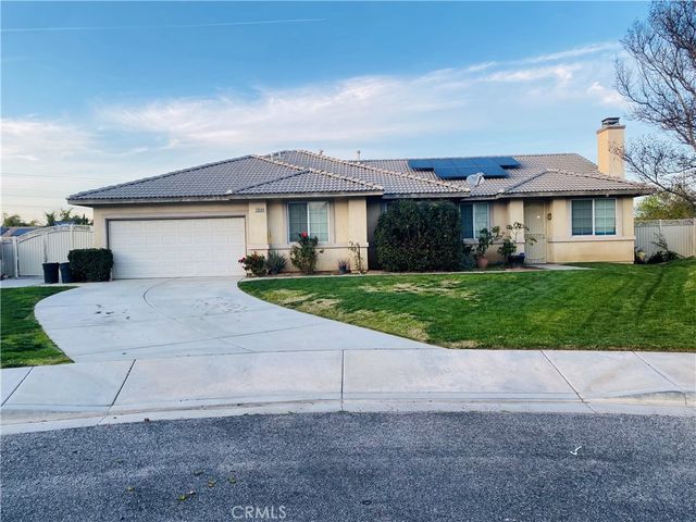 11614 Clydesdale Ct, Bloomington, CA 92316