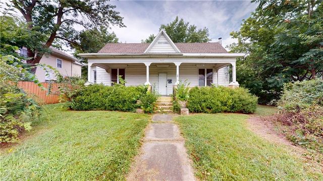 429 N  Washington St, Nevada, MO 64772