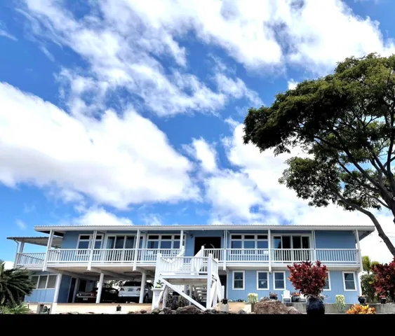 215 Aahi Pl, Kaunakakai, HI 96748