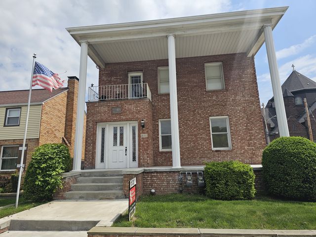900 Kennedy Dr #1, Ambridge, PA 15003