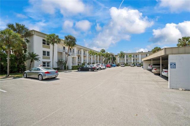 1624 Pine Valley Dr #308, Fort Myers, FL 33907