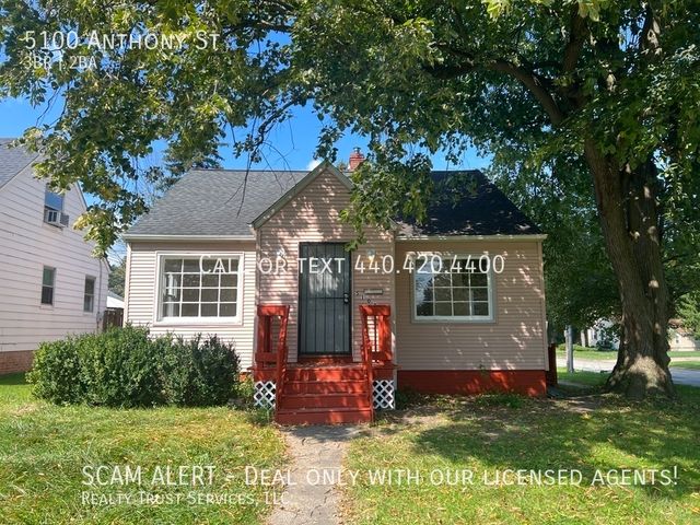 5100 Anthony St, Maple Heights, OH 44137