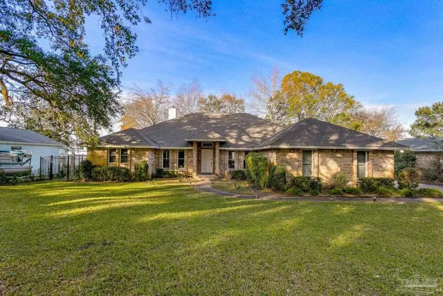 4228 Sandy Bluff Dr E, Gulf Breeze, FL 32563
