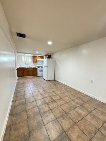 1 Beacon Pl #BASEMENT, Staten Island, NY 10306