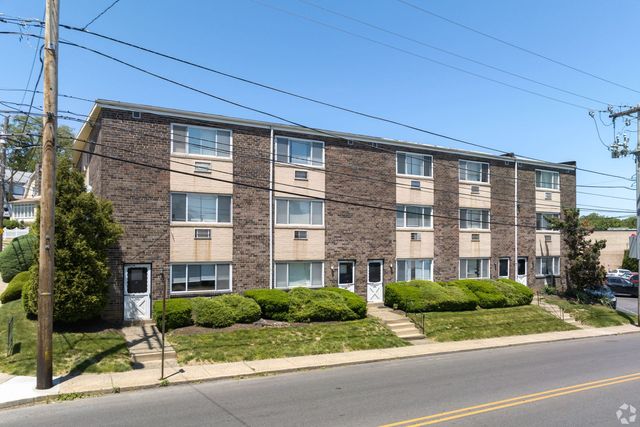 30 S  State Rd   #A02, Upper Darby, PA 19082