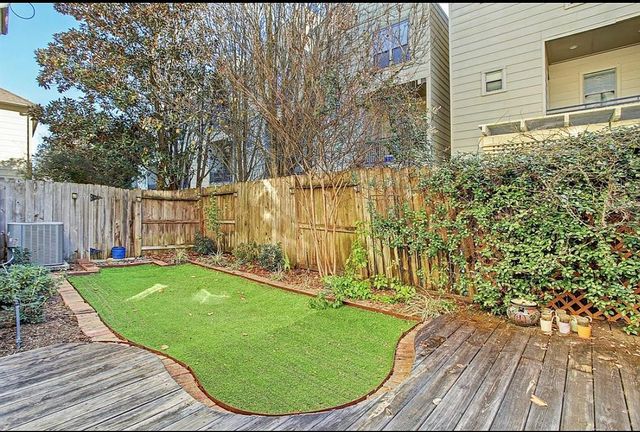 918 Lester St, Houston, TX 77007