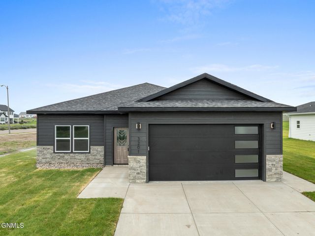 3201 27th Ave W, Williston, ND 58801