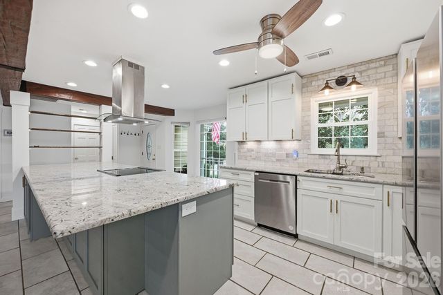 2717 Olde Whitehall Rd, Charlotte, NC 28273