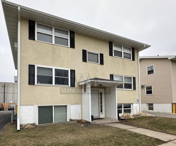 1251 4 1/2 St   NW #2, Rochester, MN 55901