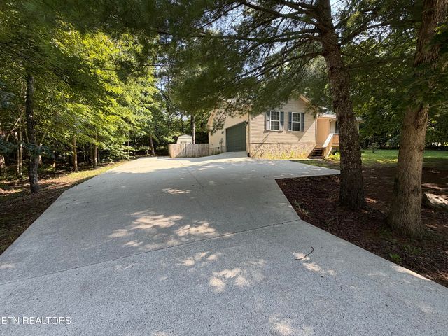 6259 Osage Rd, Crossville, TN 38572