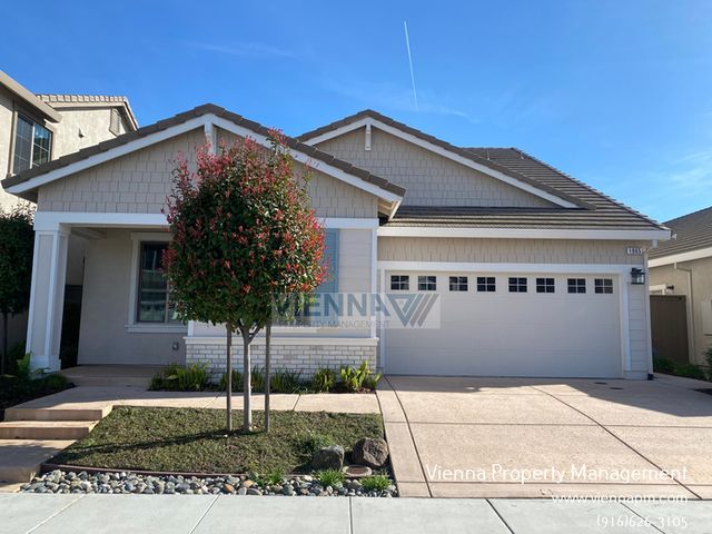 1065 Swallowtail Dr, Roseville, CA 95747