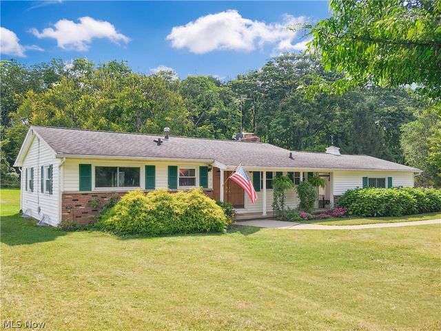 72 Meadow Ln, Peninsula, OH 44264