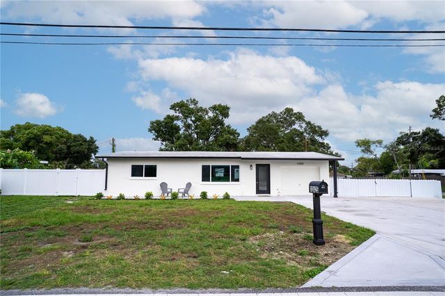 12425 Ridge Rd, Largo, FL 33778