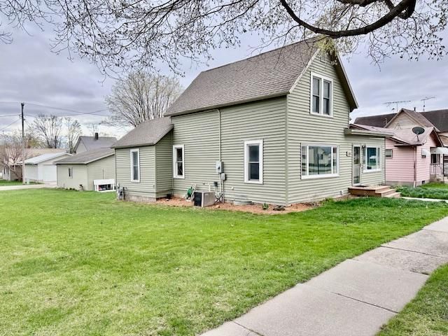 310 Maple St N, Mabel, MN 55954
