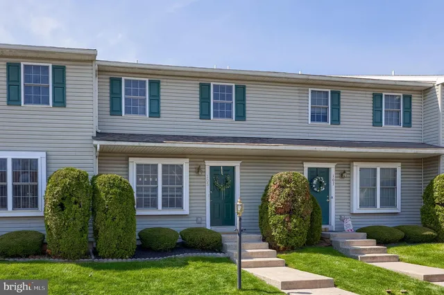 105 Canberra Ct, Sinking Spring, PA 19608