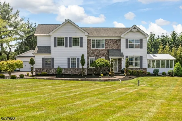 29 Sutphin Rd, Flemington, NJ 08822