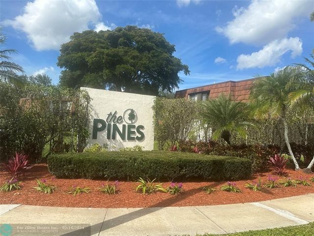2095 White Pine Cir #A, Greenacres, FL 33415