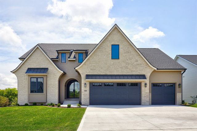 11286 Twilight Dr, West Des Moines, IA 50266