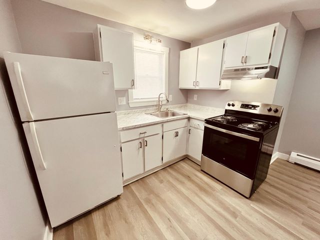 62 State St #8, Augusta, ME 04330