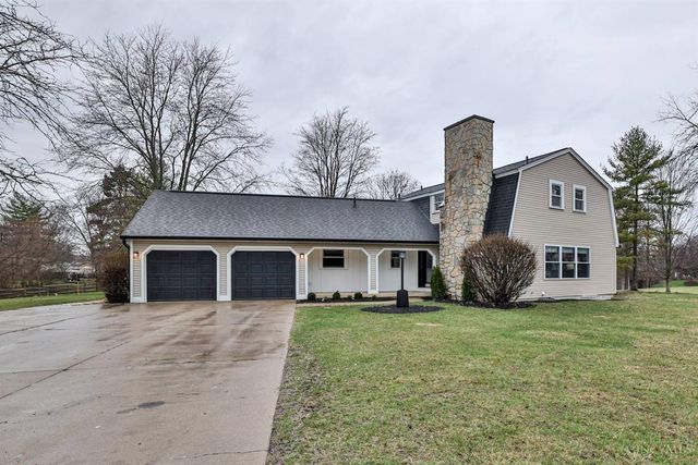 8295 Grinn Dr, West Chester, OH 45069