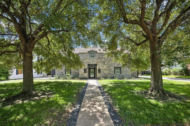 3071 Locke Ln, Houston, TX 77019