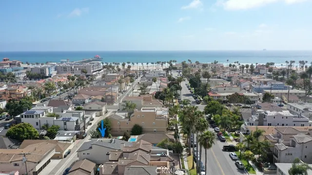 320 7th St, Huntington Beach, CA 92648