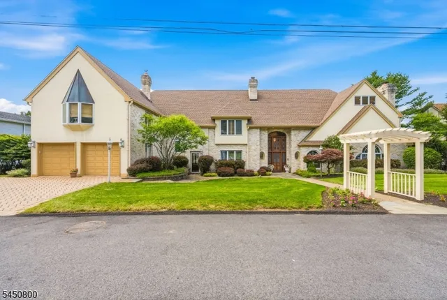 25 Balsam Pkwy, Sparta, NJ 07871