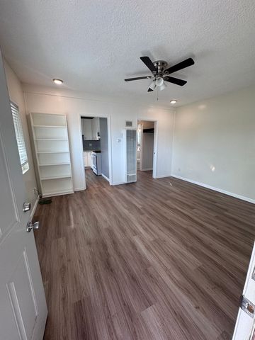 1440 Robinson Ave #12, San Diego, CA 92103