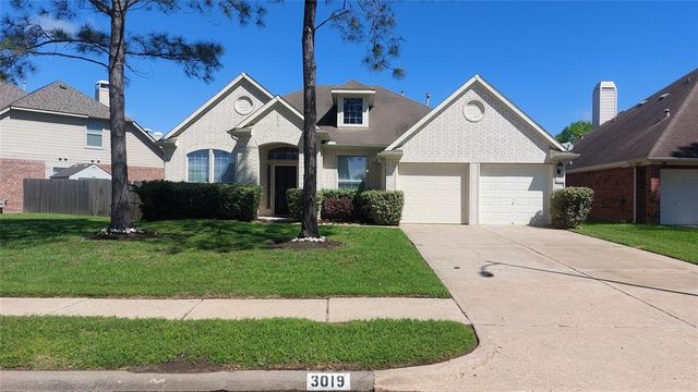3019 Summercrest Dr, Pearland, TX 77584