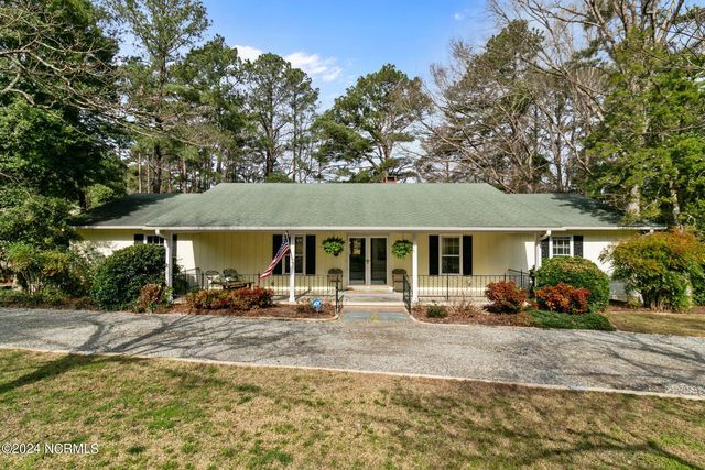 52 Sunset Drive, Whispering Pines, NC 28327